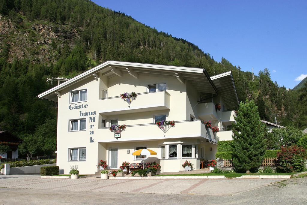 Gaestehaus Mrak Längenfeld Exterior foto